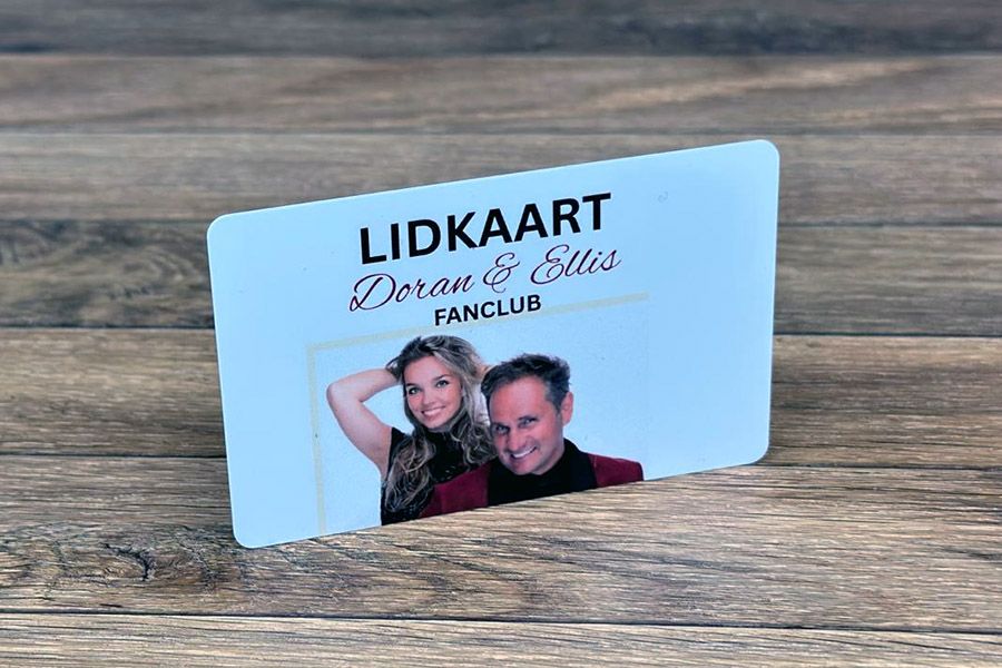 lidkaat van pvc voor de fanclub van Doran en Ellis
